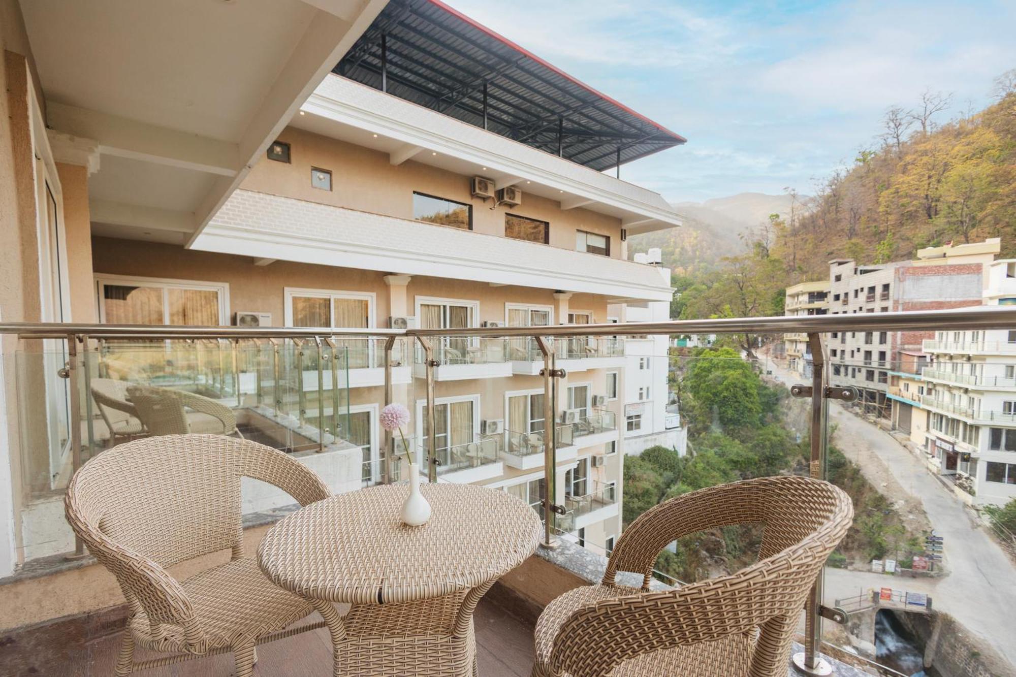 Stone Wood Hotel, Rishīkesh Dış mekan fotoğraf